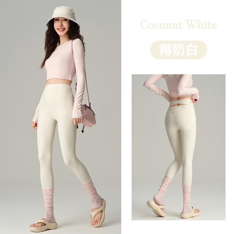 High-Waisted Seamless Leggings Women Slim Fit Nine-Third Length Yoga Pants With Wide Waistband Lightweight Stretchy Nylon