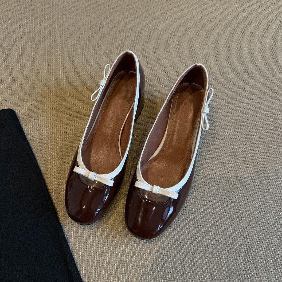 

Весенне-осенние новые туфли на толстом каблуке, женские туфли на среднем каблуке с бантом, в цветовой гамме 40 коричневый