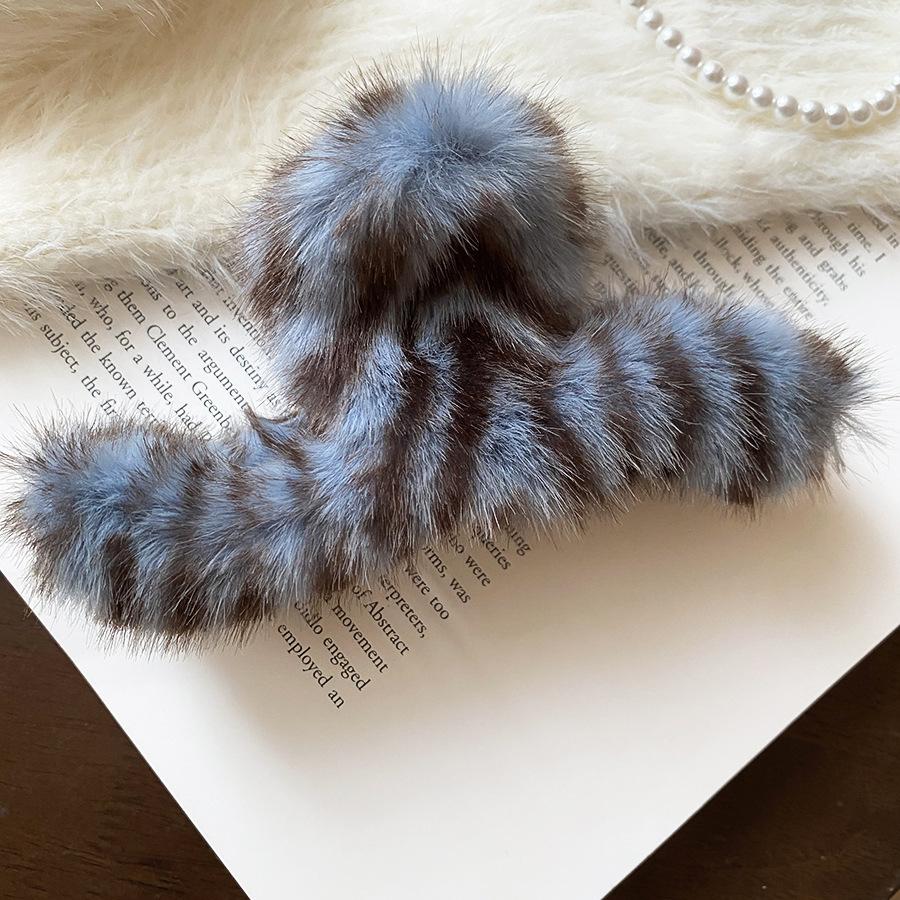 Autumn and winter new acrylic plush grab clip gentle temperament elegant versatile shark clip hairpin hair accessories women