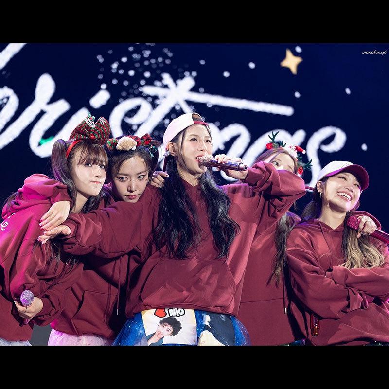 Hanorac Concert K-pop Apink 2025 - Marfă Roz de Crăciun