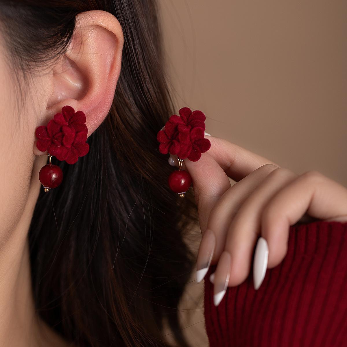 New Year Happy Ankara Red Velvet Rose Pearl Tassel Temperament Sweet Flower Ear Buckle