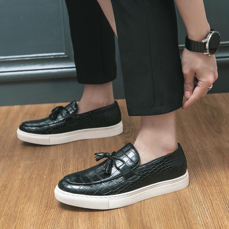 Hot Selling Wine Red Men's Flat Loafers Europe America British Style Leather Casual Shoes Men's Lightweight Low Top Shoes