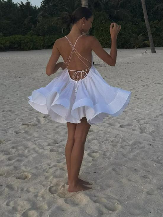 2026 Trendy European and American Women's V-Neck Backless Dress - Beach Holiday Style