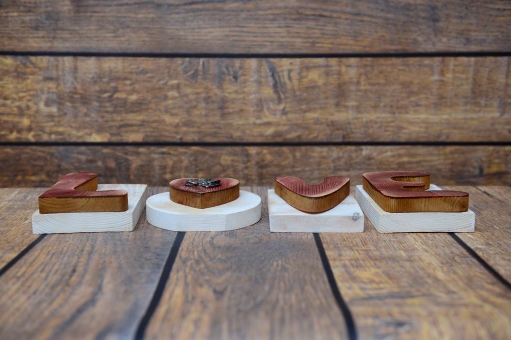 English Pointer I - wooden LOVE sign, interior decoration with a dog, charming ornament for the shelf by Art-Dog brand