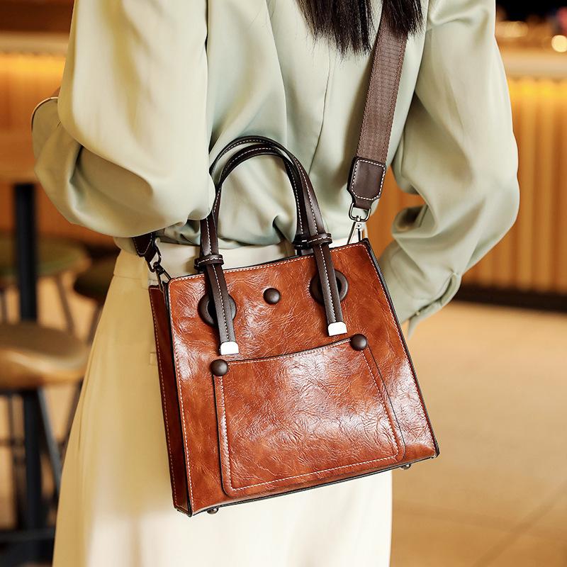 Cross-border Vintage Soft Leather Handbag for Women, New High-end Commuter Multi-layer Large-capacity Shoulder and Crossbody Bag Wholesale