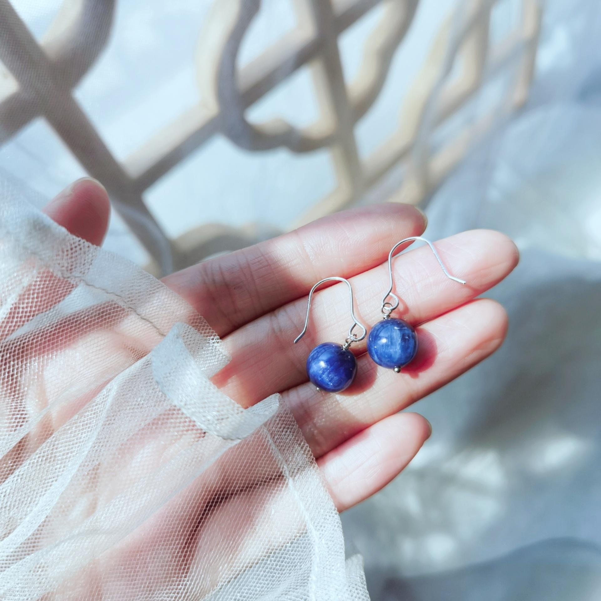 

Blue crystal stone silver earrings for women, summer niche style, ethnic retro simple style earrings, ear hooks 10MM Blue crystal stone e