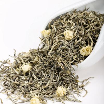 Jasmínový květ Zelený čaj Mo Li Piao Xue Jasmín smíchaný se zeleným čajem sypaný list