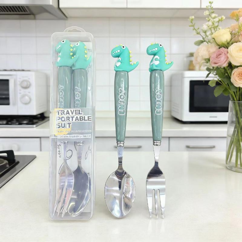 

2Pcs Cute Cartoon Dinosaur Stainless Steel Spoon Fork Child Tableware Set With Box Kitchen Supplies For Dining Camping Accessory зелёный