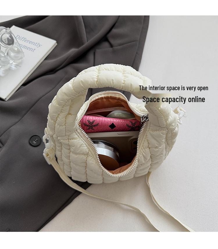 Modna marszczona torebka chmurka dla dzieci – Pikowana torebka crossbody na zamek z haftem