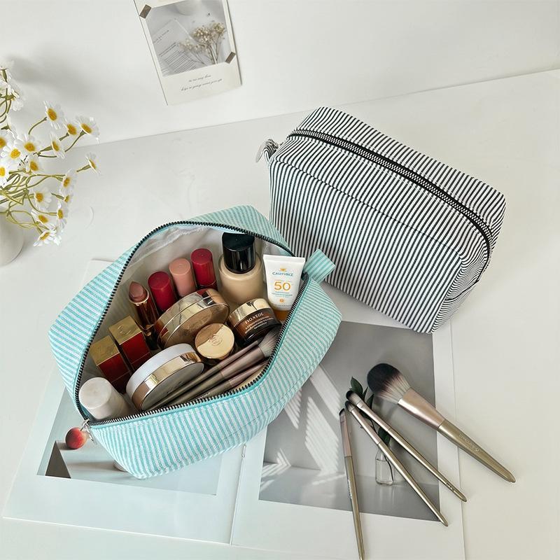 Striped Cosmetic Storage Bag Large Capacity Portable Women's Toiletry Pouch for Travel Business Trip Use