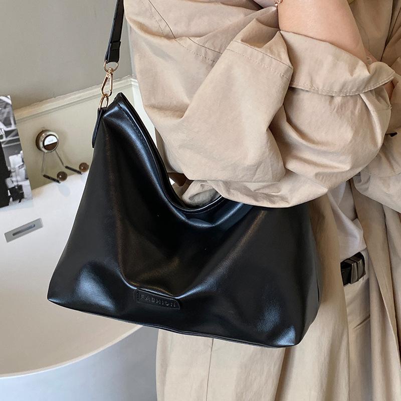Taška s velkou kapacitou, Módní a stylová crossbody taška, Jednoduchá a elegantní jednoramenná taška