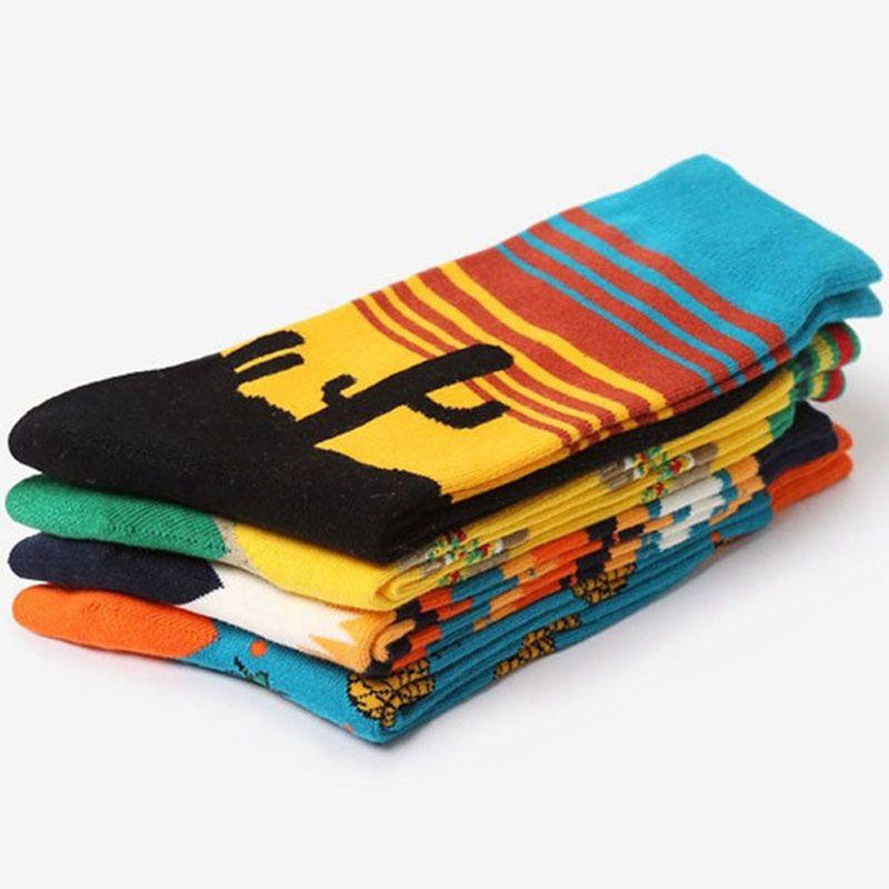 Fashionable Retro Cotton Blend Socks Featuring Artistic Starry Night Design