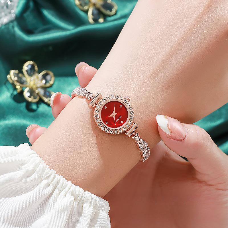 Fashion Diamond Round Women's Watch with Free Adjustment Bracelet Watch Women's Quartz Watch