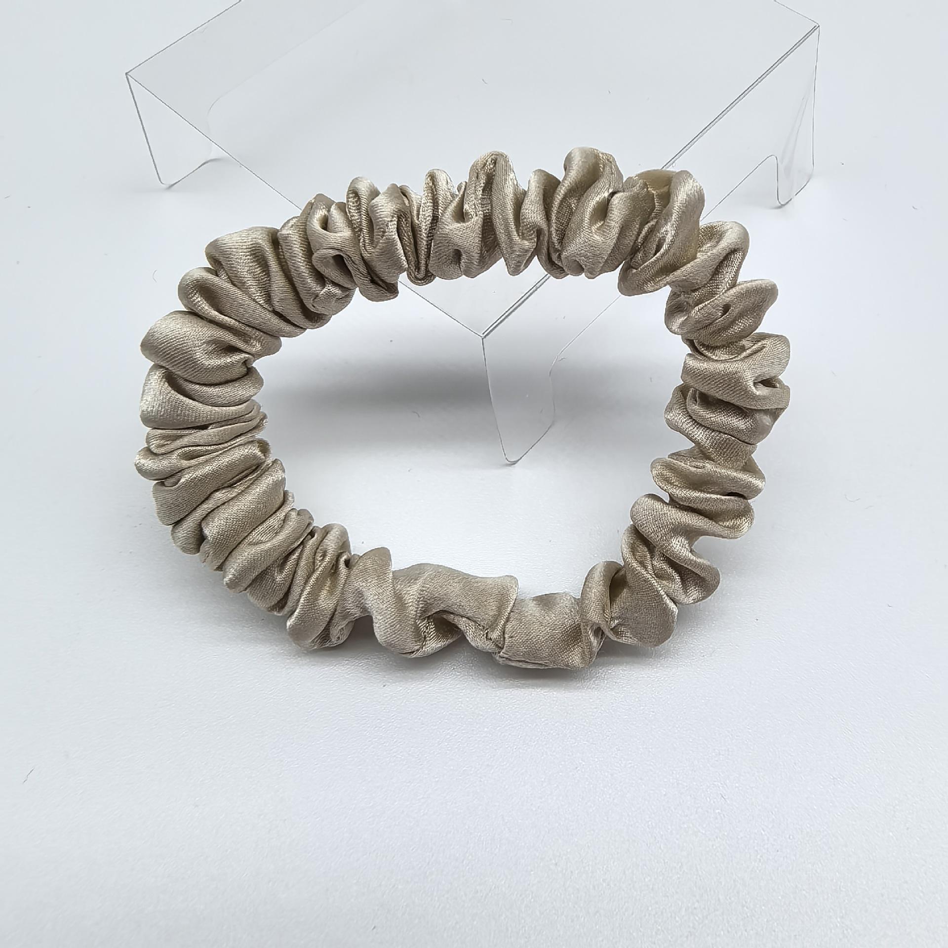 

Розкішні шовкові резинки для волосся 19 момме - 100% шовк тутового дерева, стиль великий кишечник 1 см з маленькими гумками, в наявності