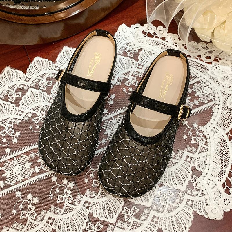 

Women wearing cool slippers outside, new temperament cool slippers in summer 2025, women s flat bottom, one-word buckle and half drag 41