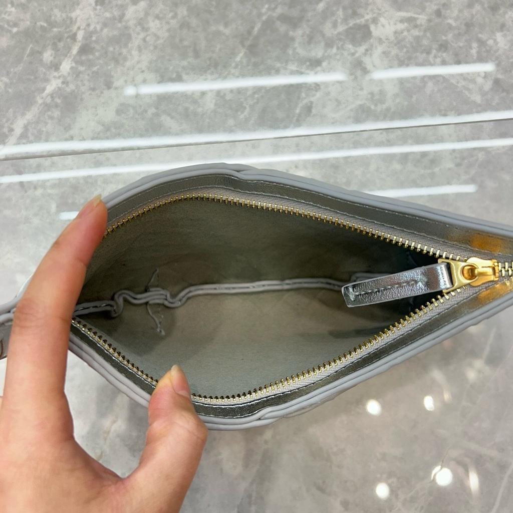 2026 Été nouvelle tendance cuir sac d'aisselle transfrontalier mode décontractée cuir de vachette sac d'aisselle main poignet femmes