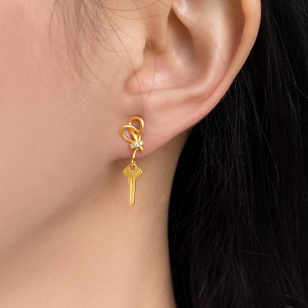 18k Gold Matte Sandblasted Key Rope Knot Zircon Earrings