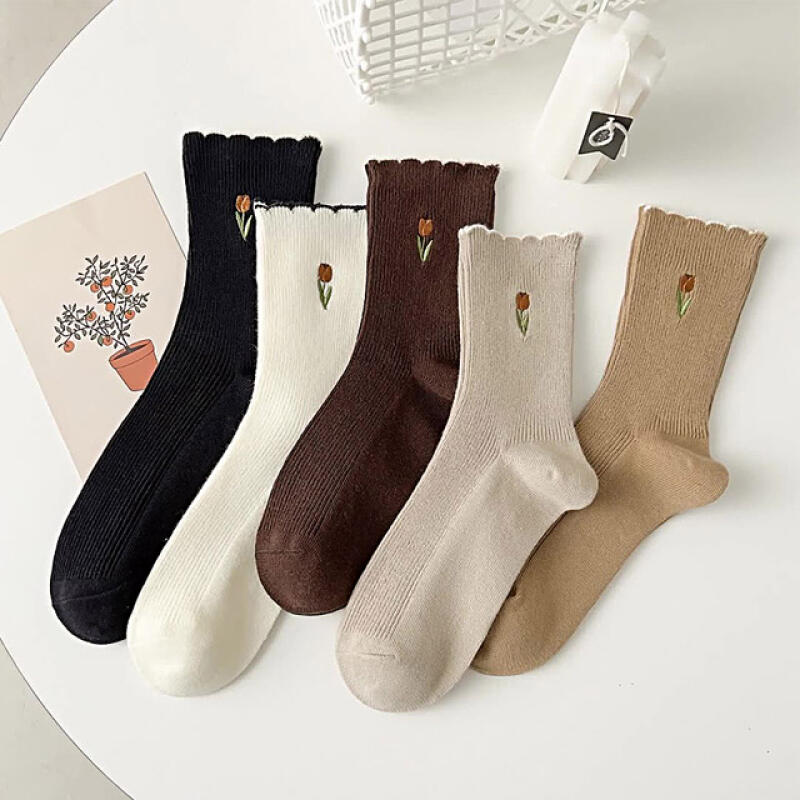 fsn171_Tulip embroidered ribbed women s socks black