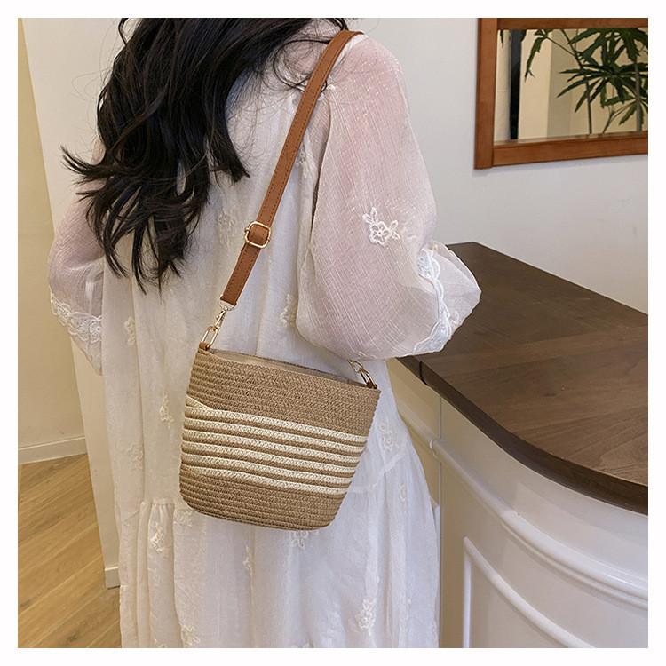 IELGY Mori Series Vacation Messenger Bag Beach Shoulder Tote Straw Bag