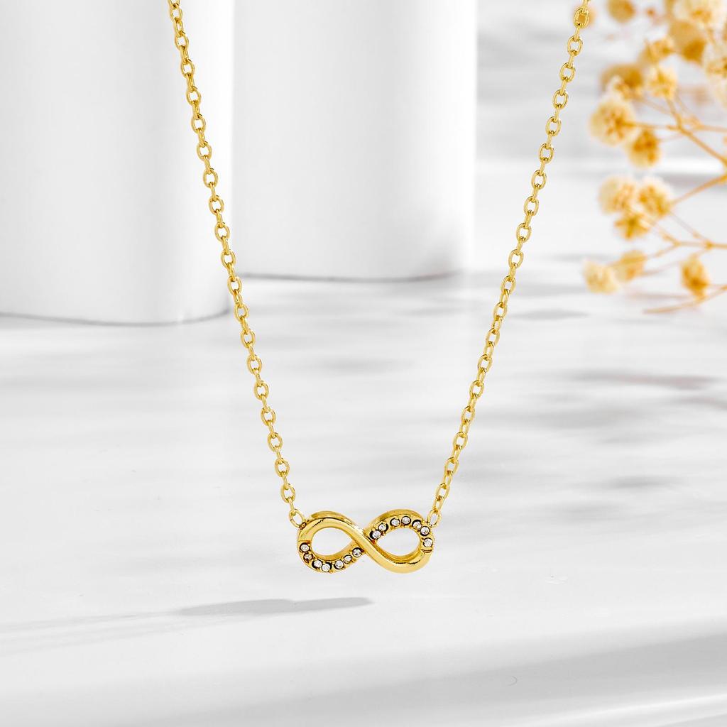 European Fashion 18K Gold-Plated Stainless Steel Bracelet with 8-Shaped Diamond Studded Design for Women