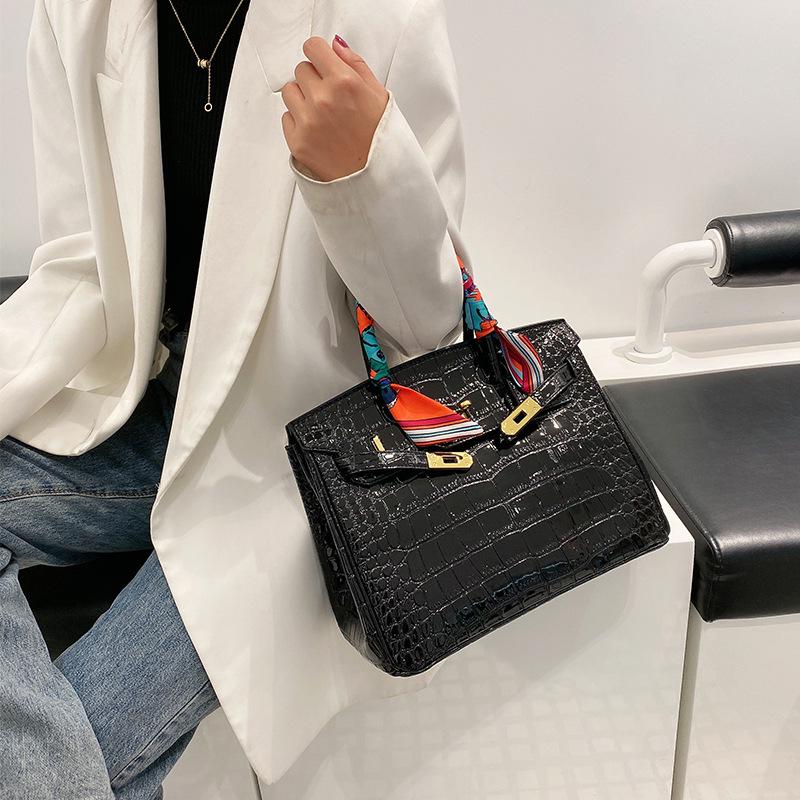 

2025 Сумка из платины с узором крокодила: Высококачественный, большой вместимости (30см), На плечо и через плечо (25см) 30