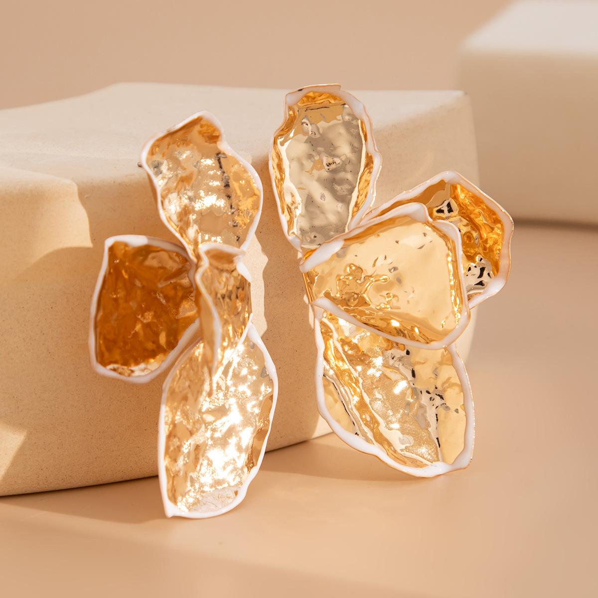 

Аксессуары Универсальные трехмерные серьги-гвоздики в форме лепестков Женские новые серьги-гвоздики 2025 года с нерегулярной геометрической формой Серьги-гвоздики