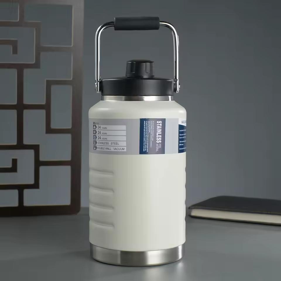 

1500/2000ml Large Capacity Outdoor Thermal Mug Stainless Steel Portable Handle Water Bucket Sports Water Bottle 1500ML білий