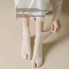 Women's Split Toe Cotton Socks, Mid-Tube, Two-Toe Design, Boneless Seams, Spring/Autumn Style, Comfortable and Pain-Free.