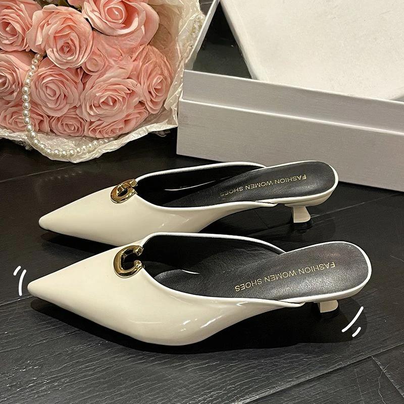 Women's Slippers and Ladies Sandals Pointed Toe Shoes Outside Slides Elegant Fashionable Wholesale Casual New Collection Fashion