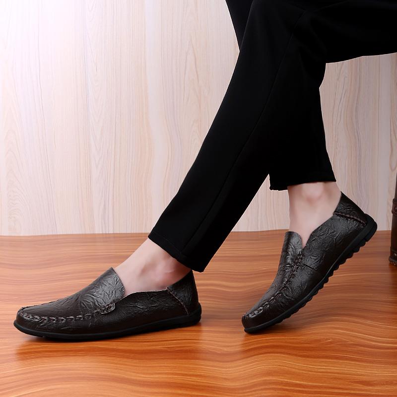 Men's Soft Moccasins Driving Shoes Casual Loafers Retro Handmade Slip on Black Wide Shoes for Father Large Size