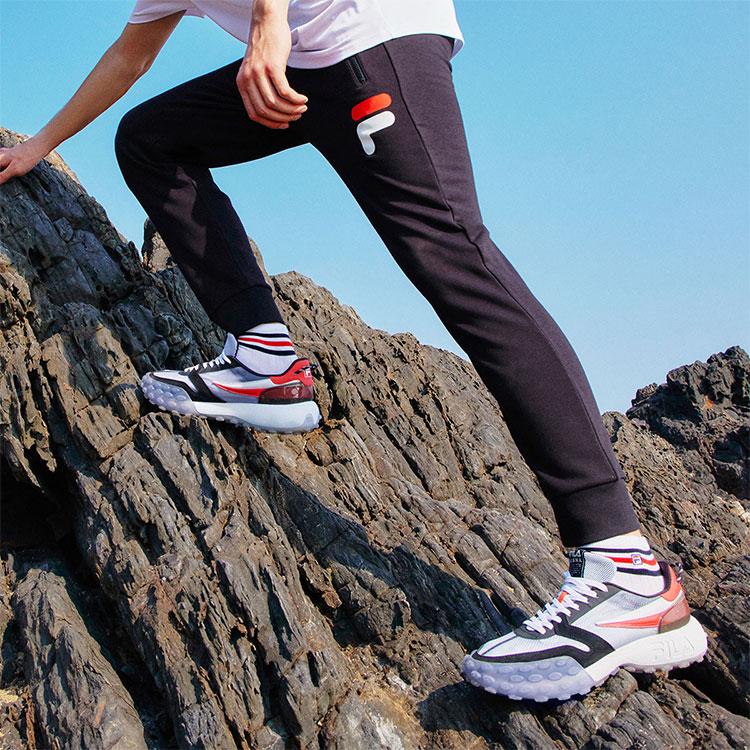 FILA Logo Print Knitted Tapered Sports Pants Men Pants Black F51M128603FBK