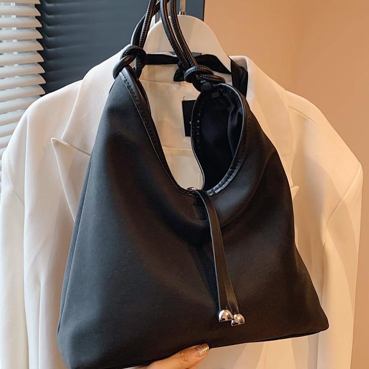Retro Large-capacity Handbag Women's 2025 Autumn and Winter New Fashion Shoulder Bag Niche Simple Commuter Tote Bag