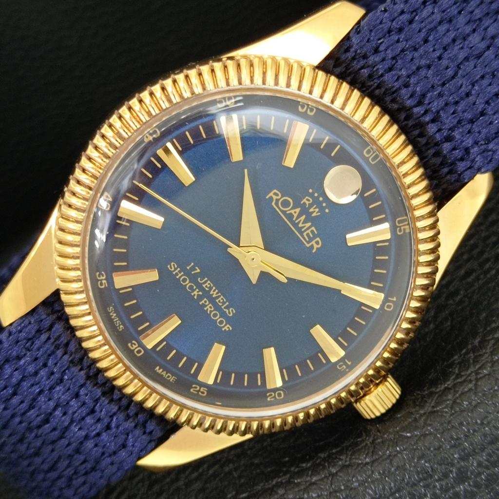 

SWISS VINTAGE HAND-WINDING MENS REFURBISHED BLUE COLOR DIAL WATCH a707408-1