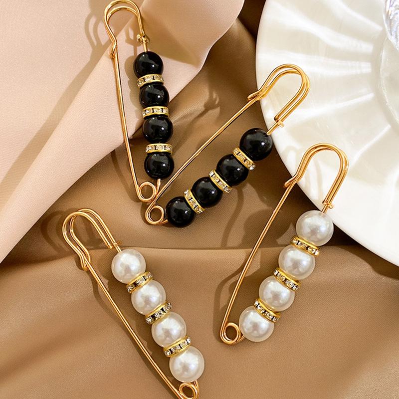 Pearl Waistband Pin To Fix The Waistline of Clothes and Make It Smaller Anti-exposure Brooch Women's Trousers Waistband Buckle Pin