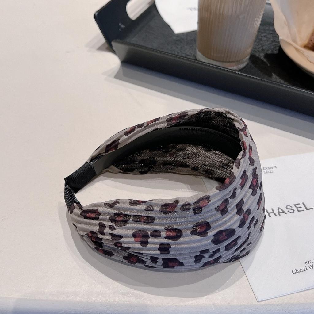 Fashion Hair bands for Girls and Women Grey wide edge headband, simple and versatile,Press hair headband