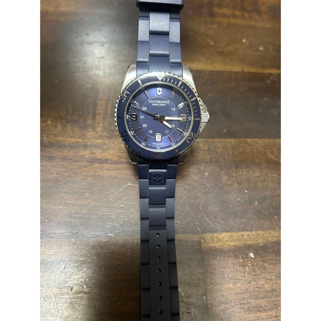 Used Victorinox Maverick Diver s Watch Navy