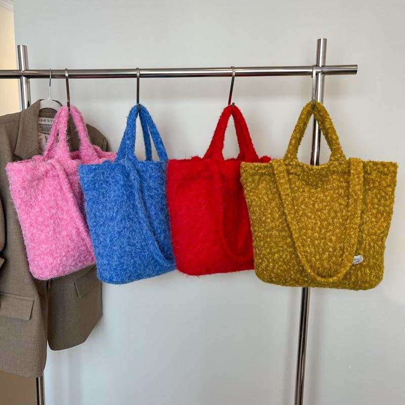 Autumn and Winter New Korean Version Plush Soft Waxy Shoulder Bag Underarm Bag Large Capacity Dual-purpose Commuter Tote Bag