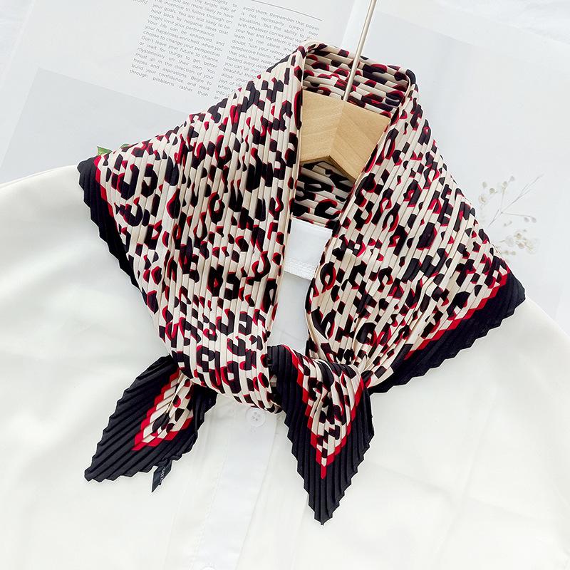 Retro Color Block Crinkled Square Scarf - 70cm Pleated Neckerchief in Imitation Silk for Women