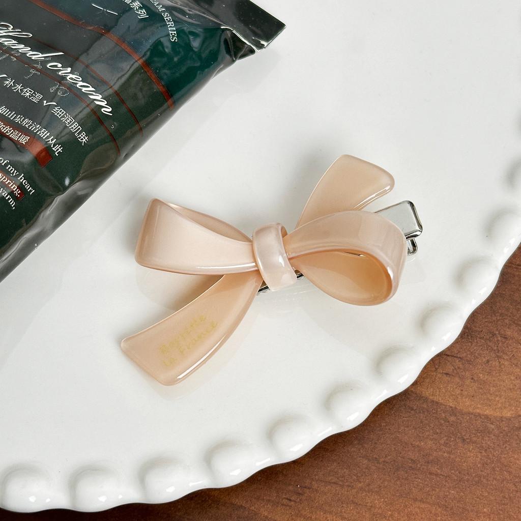 Chic Retro Acetate Hair Clips Featuring Bow Design For Effortless Style And Comfort