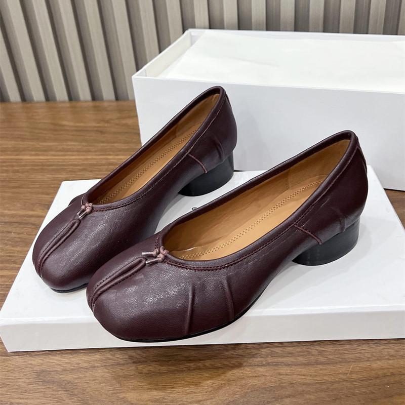 Móda Jaro Léto Mikrovlákno Kůže Rozdělená Špička Dámské Lodičky Módní Plisované Designérské Nízký Podpatek Tabi Měkké Podrážky Mokasíny Ležérní Obuv