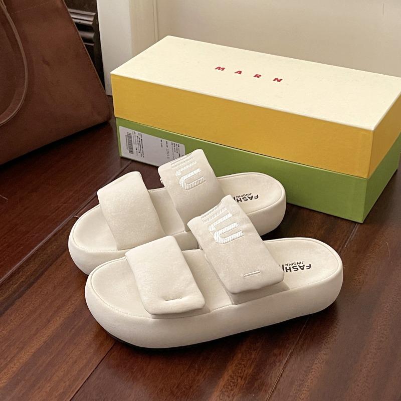 Height-increasing Thick-soled Cool Slippers for Women's Summer Wear, New with Skirts, Beach One-word Sandals