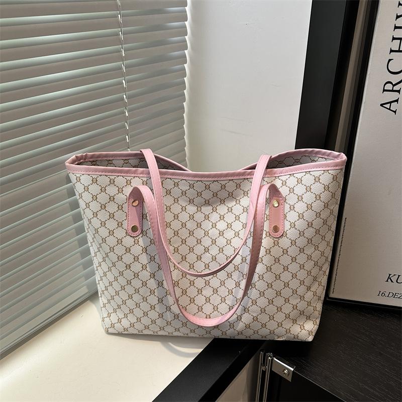 Large-capacity commuter retro tote bag women's new high-end handbag beautiful trendy shoulder bag underarm bag