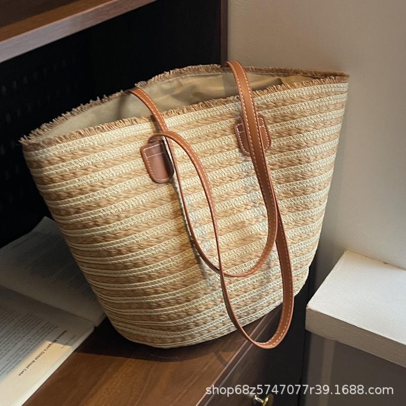 Commuter Large-capacity Bag Women's 2025 New Foreign Versatile Shoulder Bag Summer Beach Vacation Straw Bag