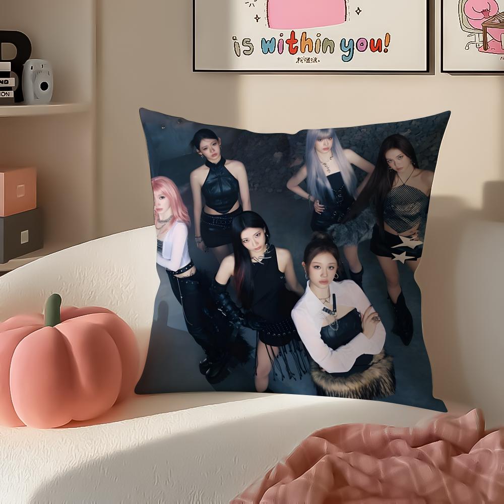 Stilvolle Kpop Girlgroup BBabymonster Kissenbezug Kissenhülle Kurzer Plüsch Verdeckter Reißverschluss Zimmer Sofa Kissenbezug