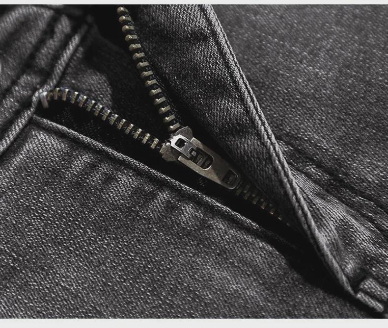 Women's High-Waisted Double-Button Light-Wash Skinny Jeans: Slim-Fit, Nine-Point Pencil Style