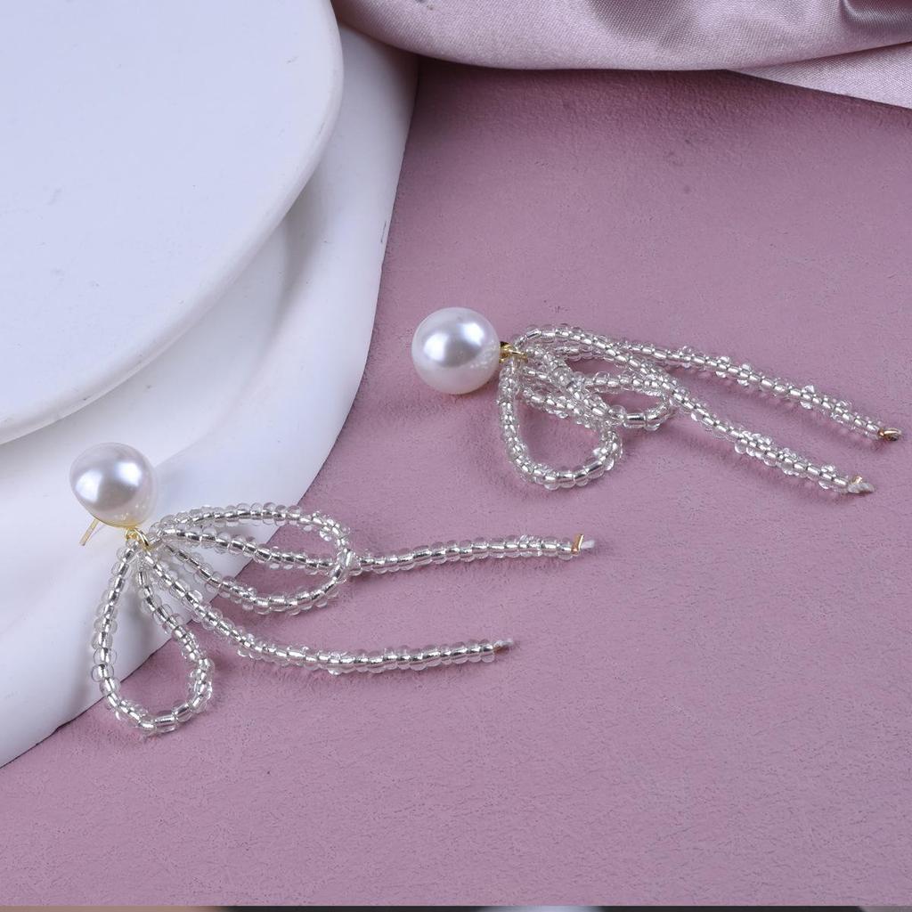 Elegant 2024 Pearl Tassel Earrings: Retro Luxury & Trendy Design for Women