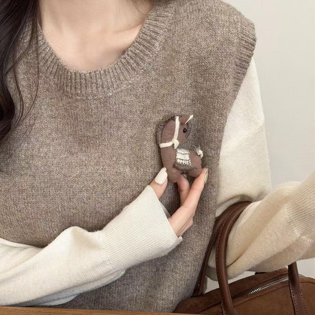 Высококачественная вязаная пряжа Пенопластовая Брошь-Лошадь - Милый Мультяшный Модный Аксессуар