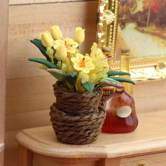 Dollhouse Bonsai 1:12 Scale Miniature Hand-Kneaded Yellow Floral Arrangement with Lifelike Petals Leaf Veins Simulated Woven Flower Utensils