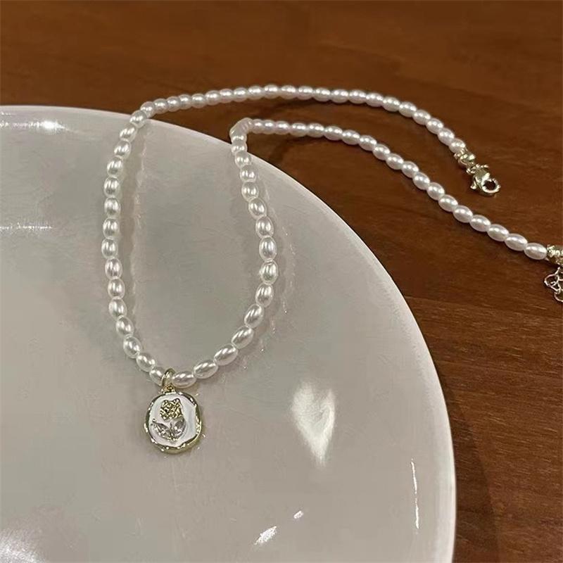 Fashion Korean Style Freshwater Pearl Necklace For Women Gentle Vintage Clavicle Chain Zircon Pendant Necklace Party Jewelry