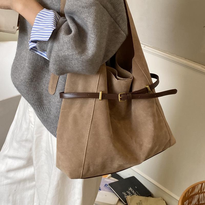 Suede Bag Women's Large Capacity 2025 New Autumn and Winter Versatile Shoulder Bag Matte Retro Commuter Tote Bag